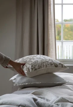 Alma koristetyynynpäällinen valkoinen