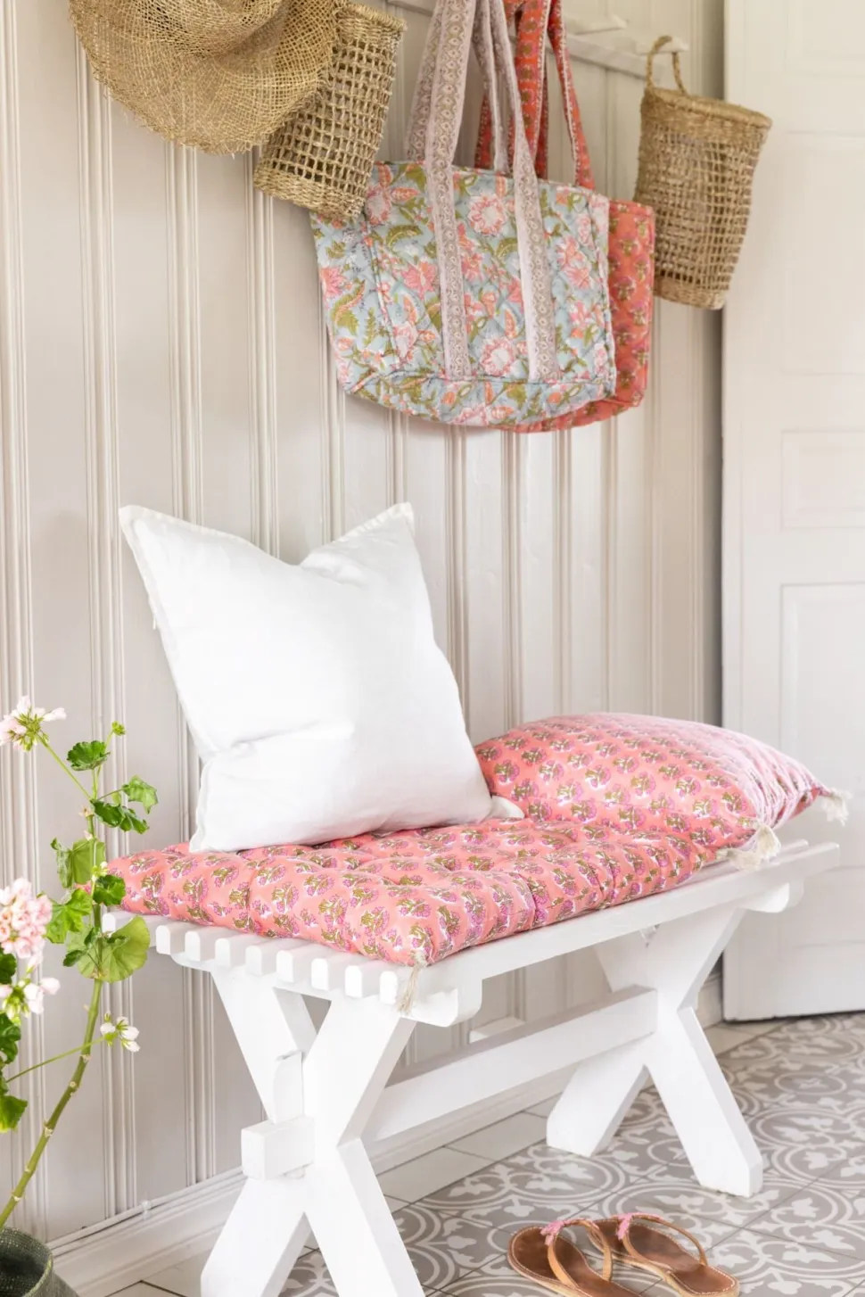 Alma koristetyynynpäällinen valkoinen