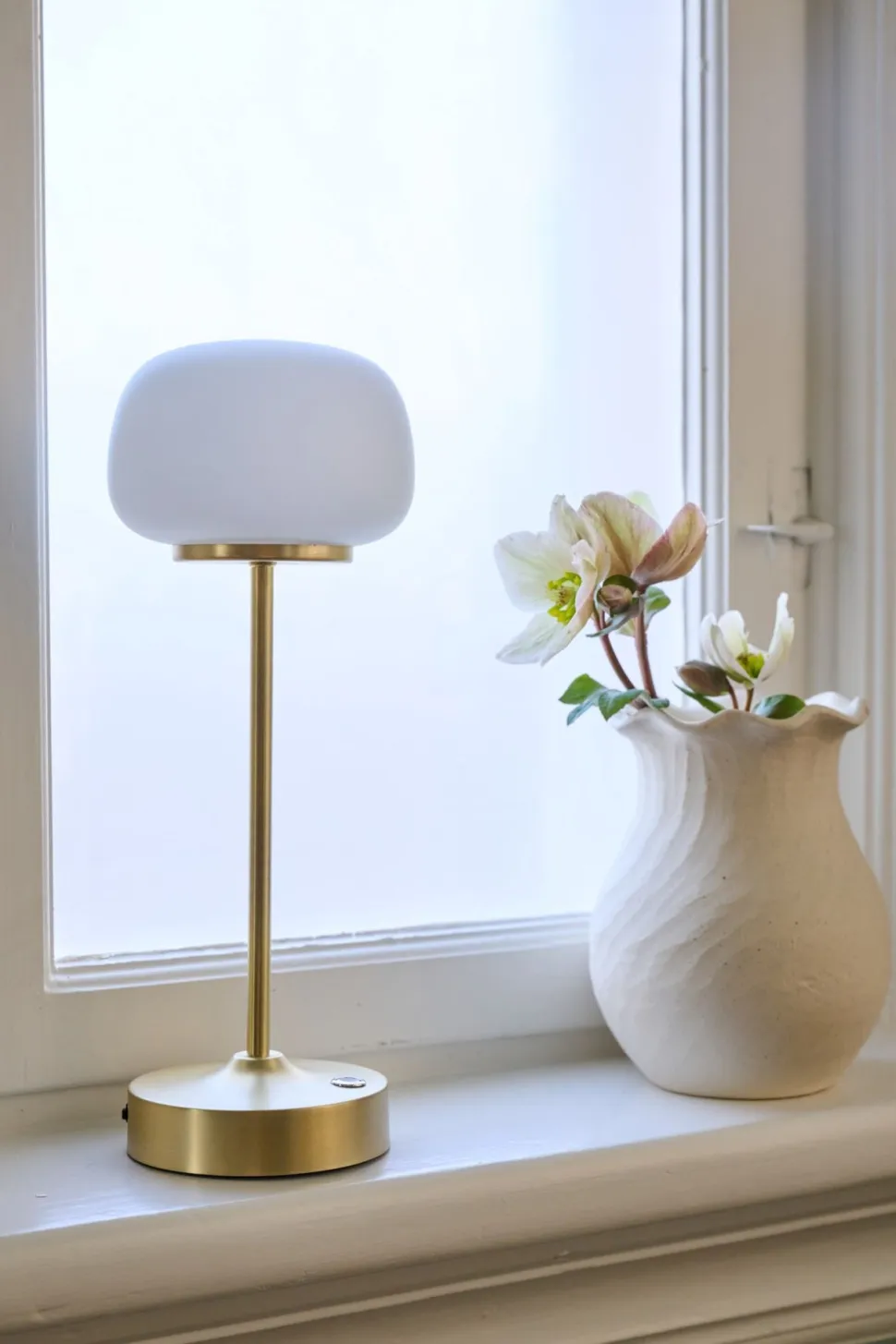 Avelia LED-pöytälamppu messinki