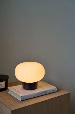 Aveline LED-pöytälamppu musta