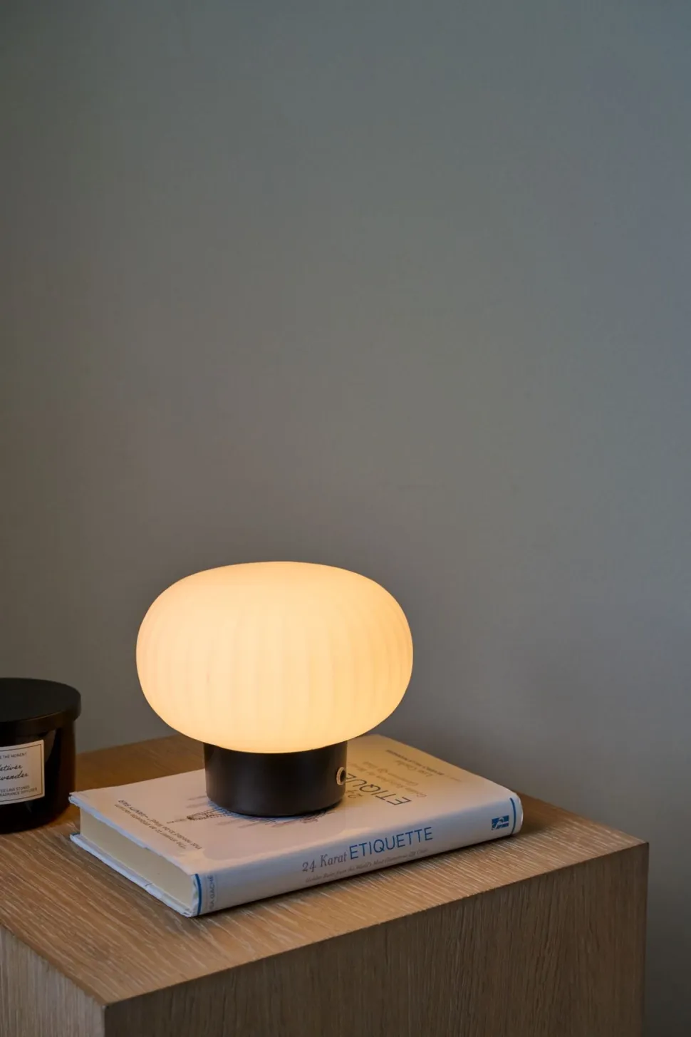 Aveline LED-pöytälamppu musta