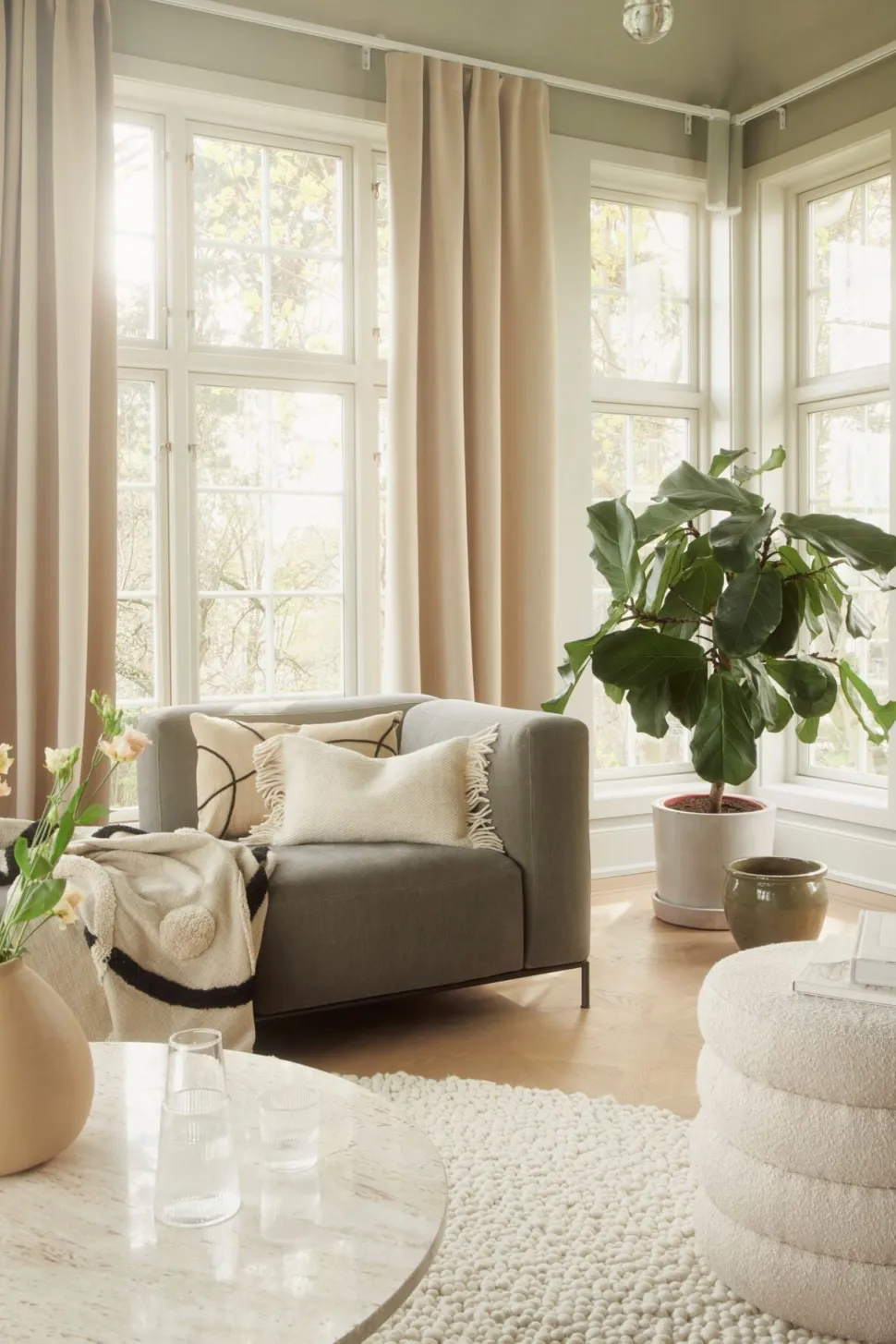 Connie rahi vaalean beige