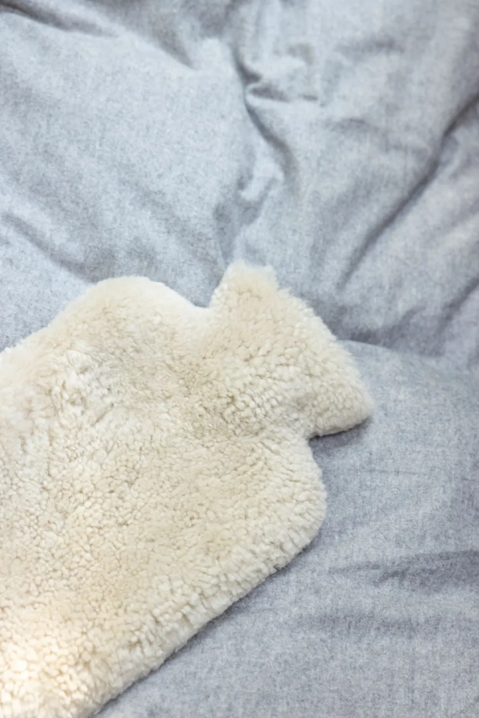 Curly wool kuumavesipullo beige