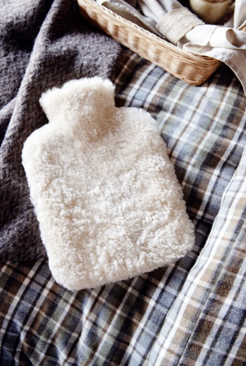 Curly wool kuumavesipullo beige
