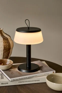 Elara LED-pöytälamppu musta