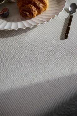Evy vahakangas beige