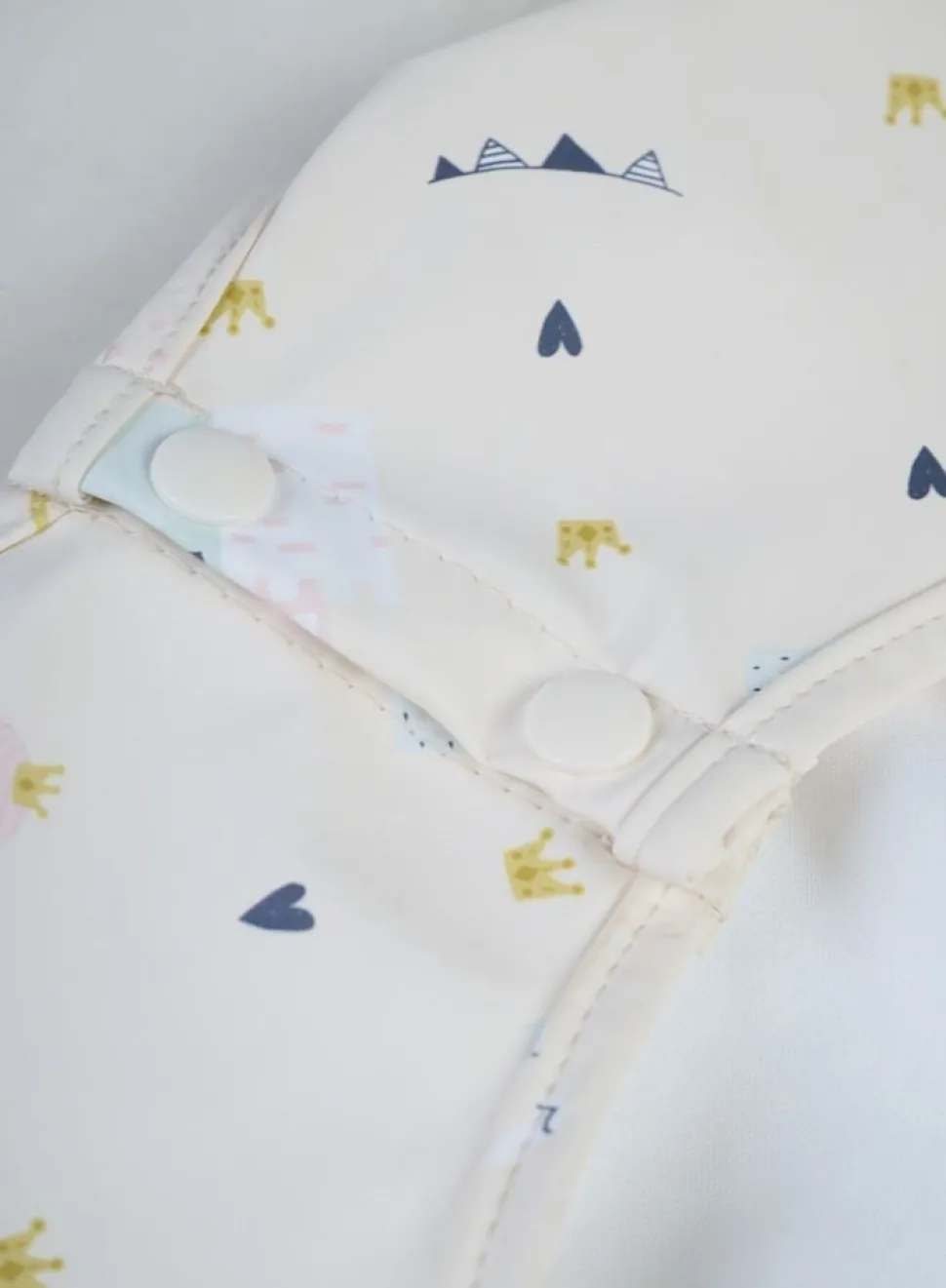 Fairytale hihallinen ruokalappu vaalean beige