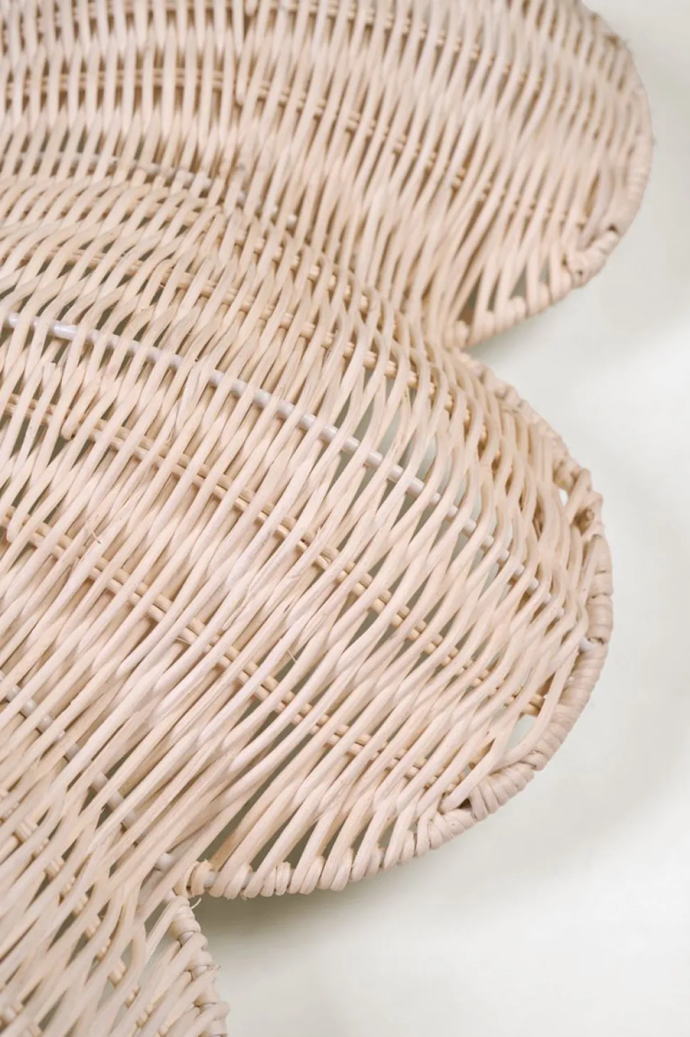 Flowerly rattan peili vaalea luonnoväri