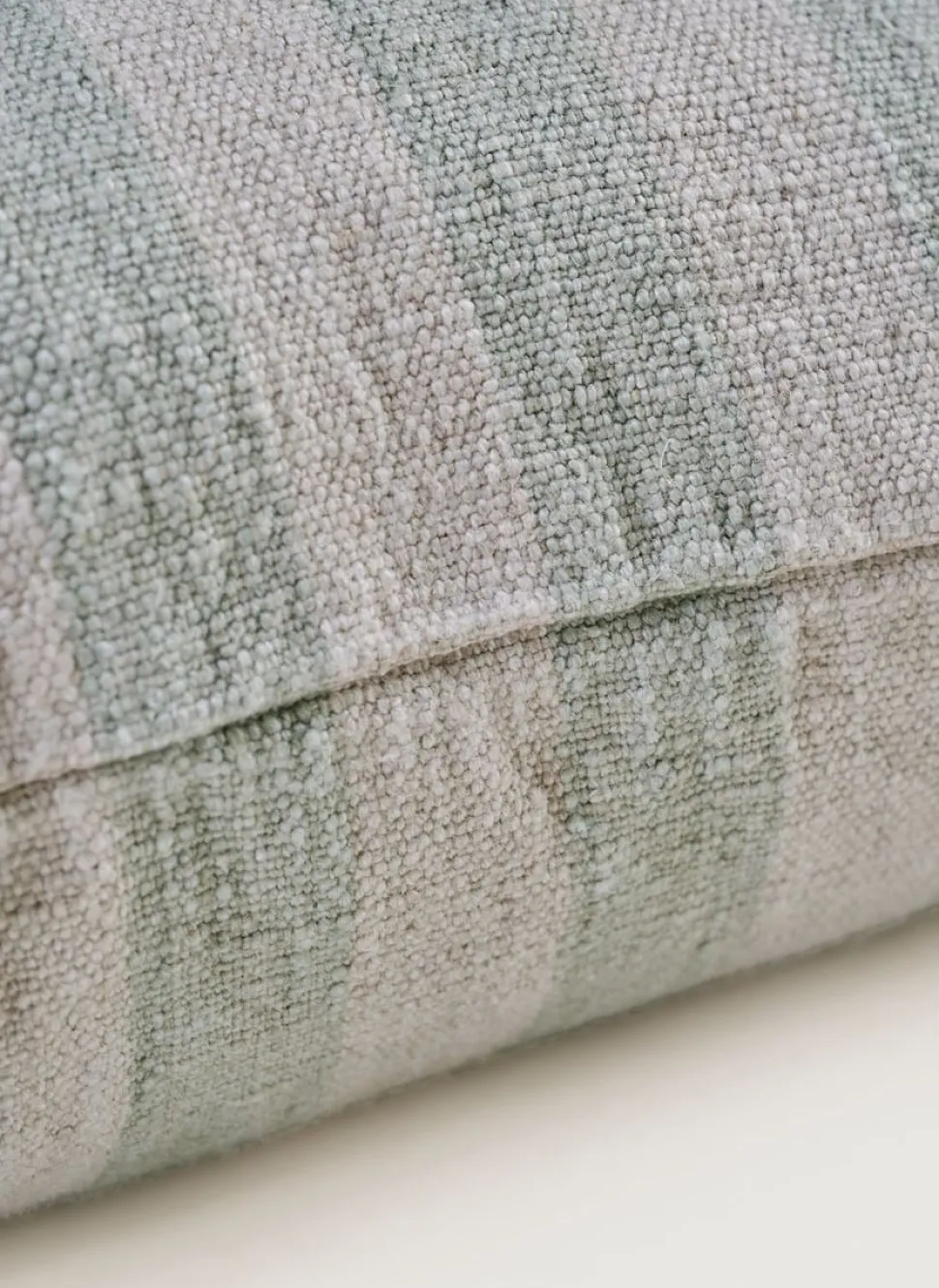 Hanna koristetyynynpäällinen vaaleanvihreä