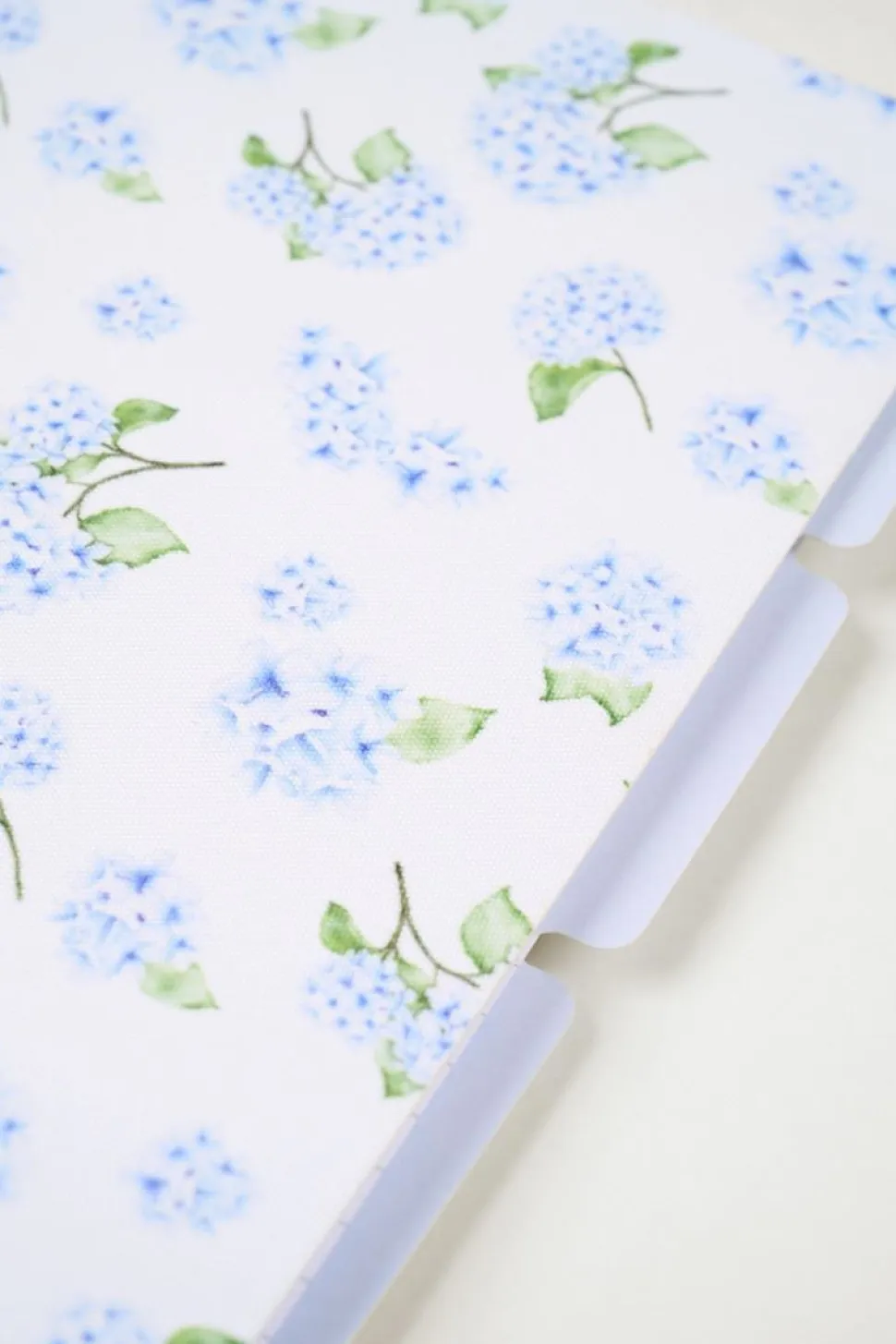 Hyndrangea muistikirja välilehdillä moniväri/sininen