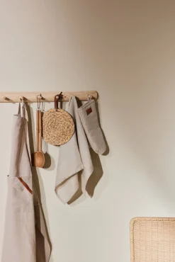 Linen esiliina luonnonväri