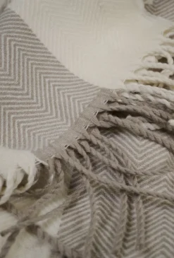 Mika torkkupeitto beige