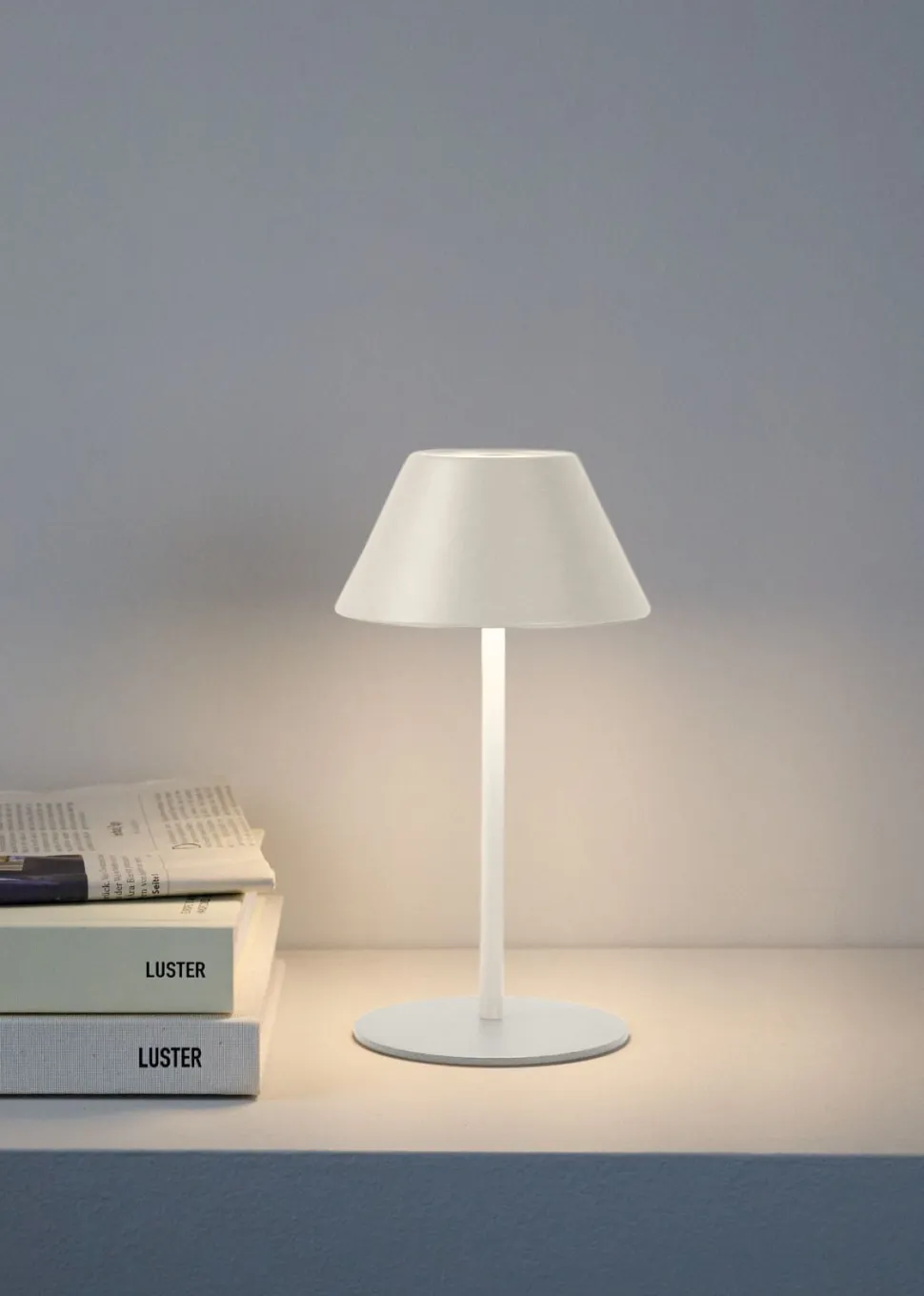 Millie LED-pöytälamppu vaalean beige