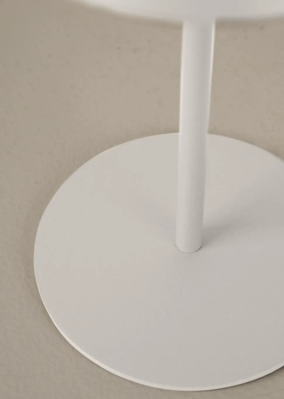 Millie LED-pöytälamppu vaalean beige
