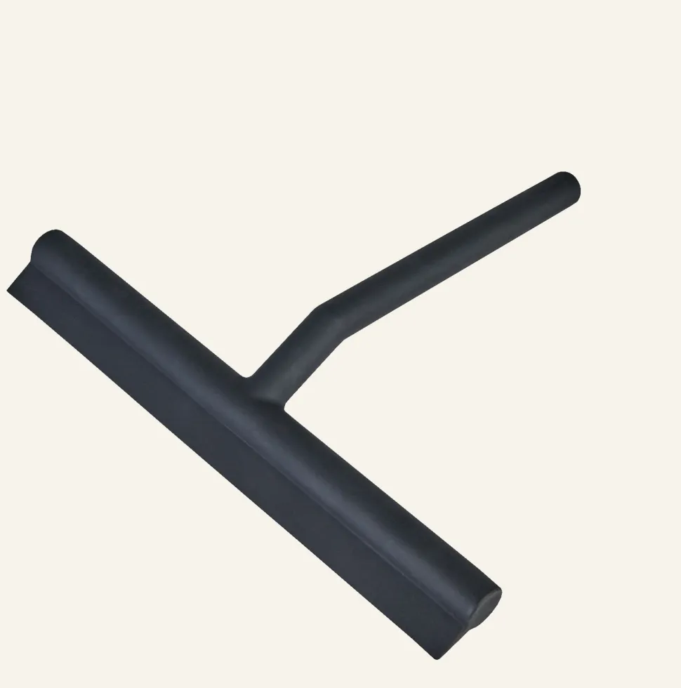 Modern kumilasta musta