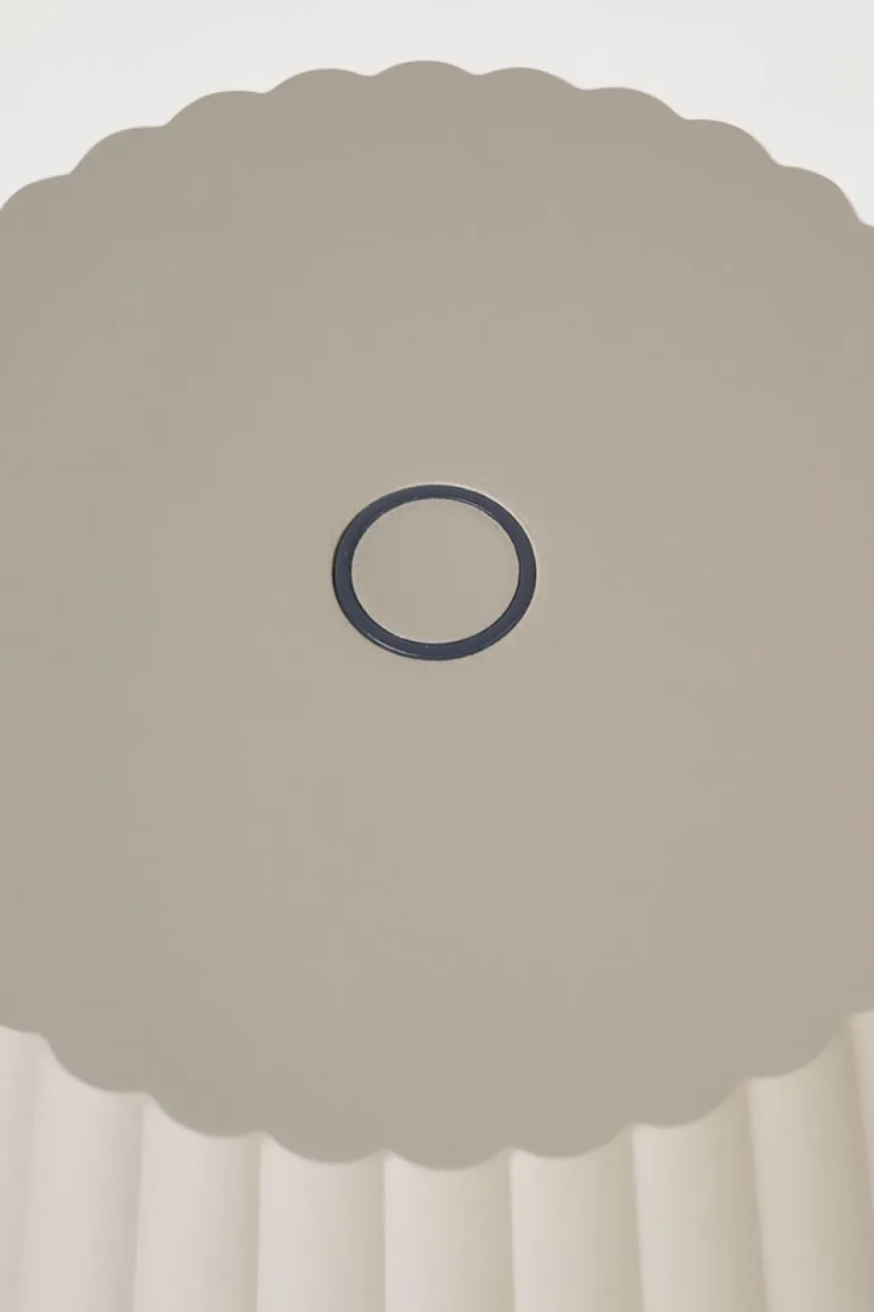 Nymera LED-pöytälamppu beige