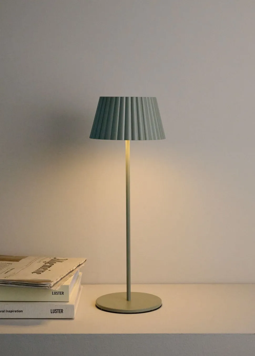 Nymera LED-pöytälamppu meriheinää