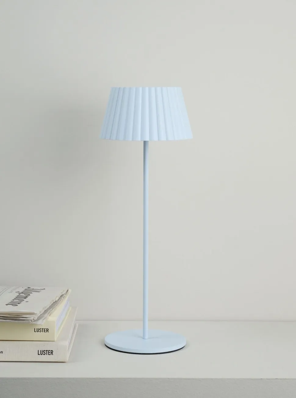 Nymera LED-pöytälamppu vaaleansininen