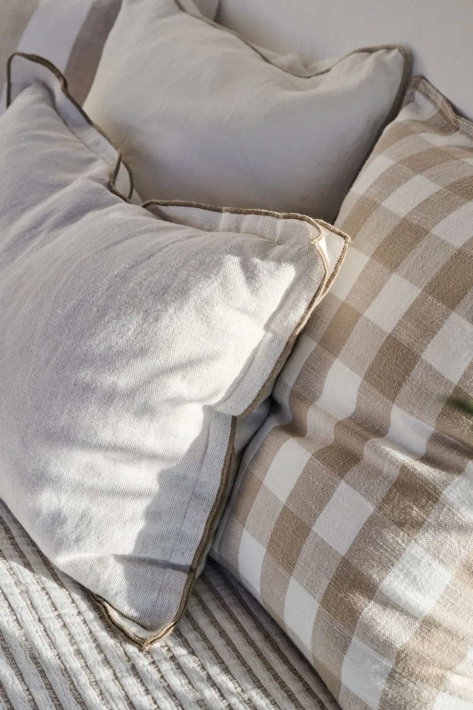 Oliver koristetyynynpäällinen luonnonväri