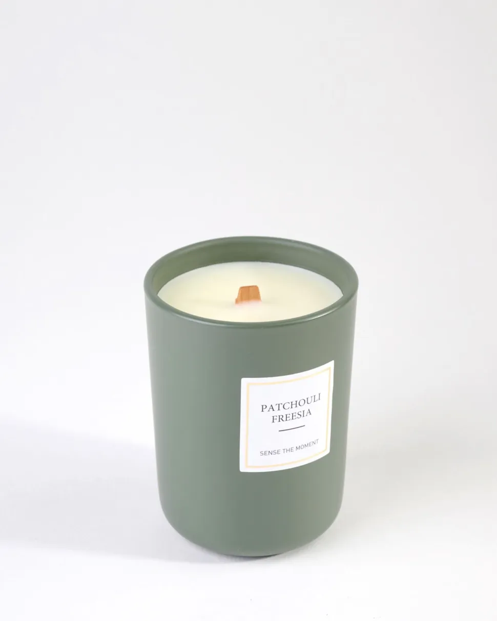 Patchouli Freesia matt tuoksukynttilä vihreä