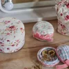 Rose korurasia vetoketjulla valkoinen