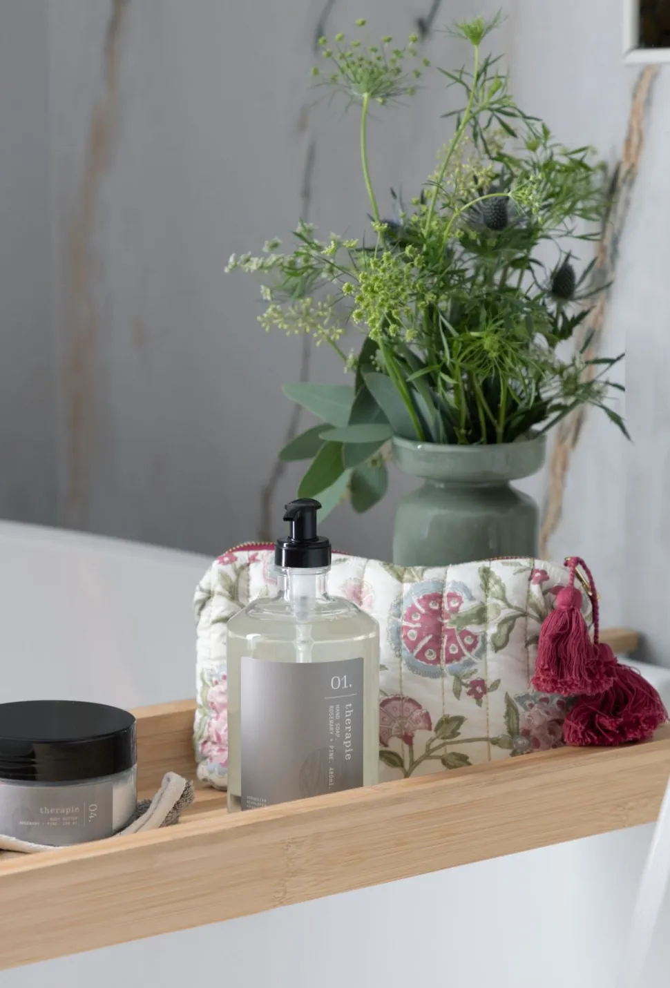Therapie Rosemay & Pine käsisaippua läpikuultava