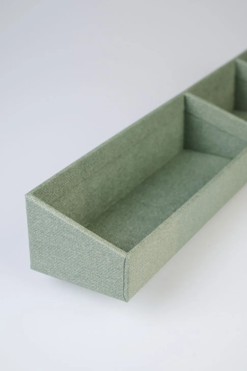 Tilanjakaja vaaleanvihreä - 7x40x5 cm