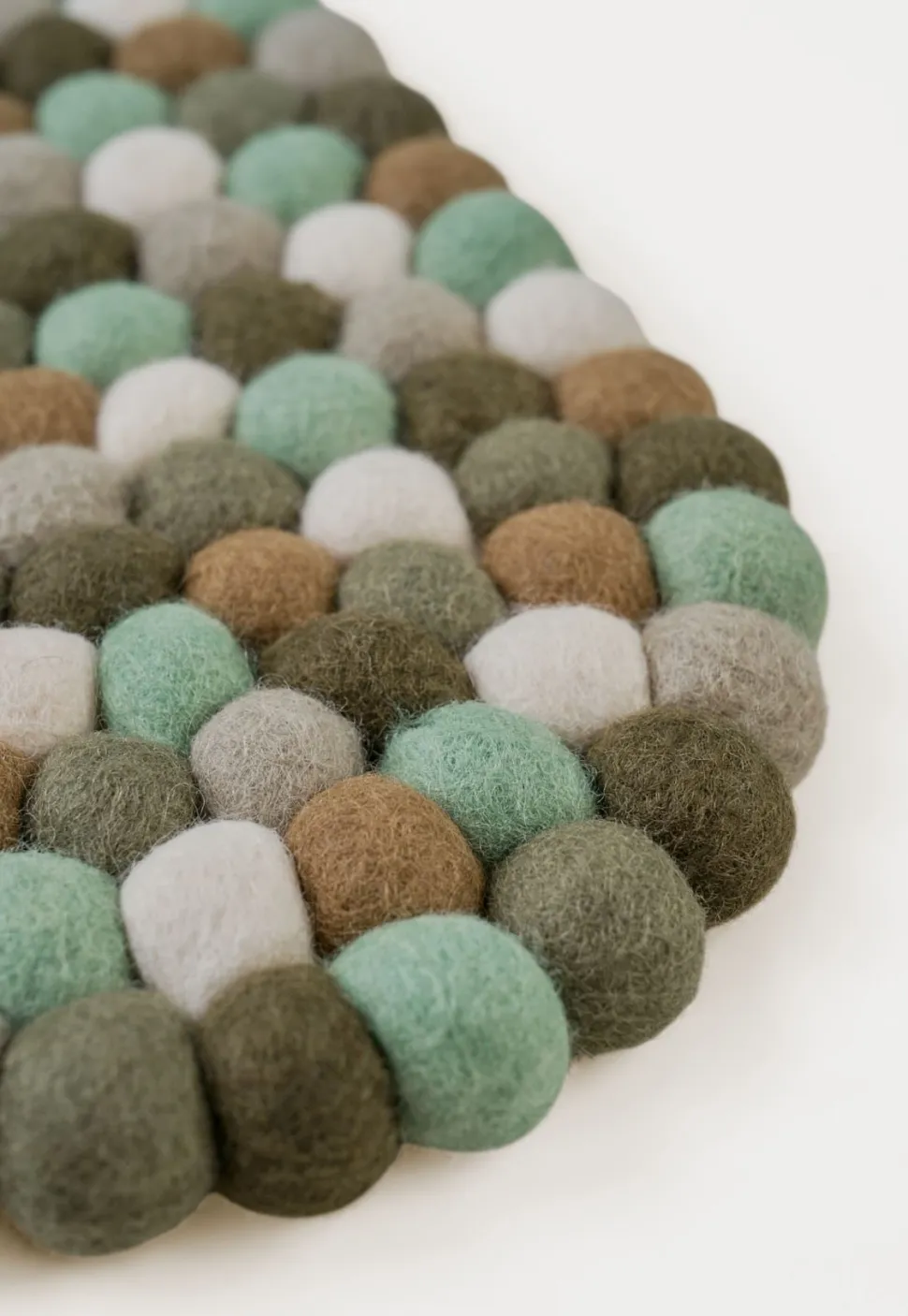 Wool Oval pannunalunen oliivinvihreä